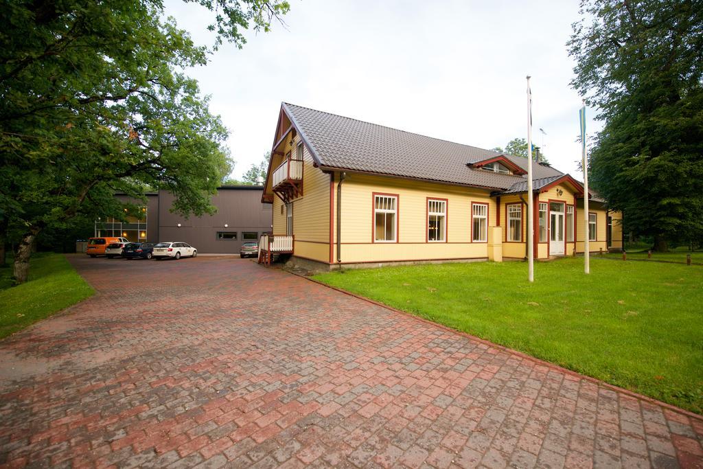 Villa Hotel Theresa Rakvere Exterior foto